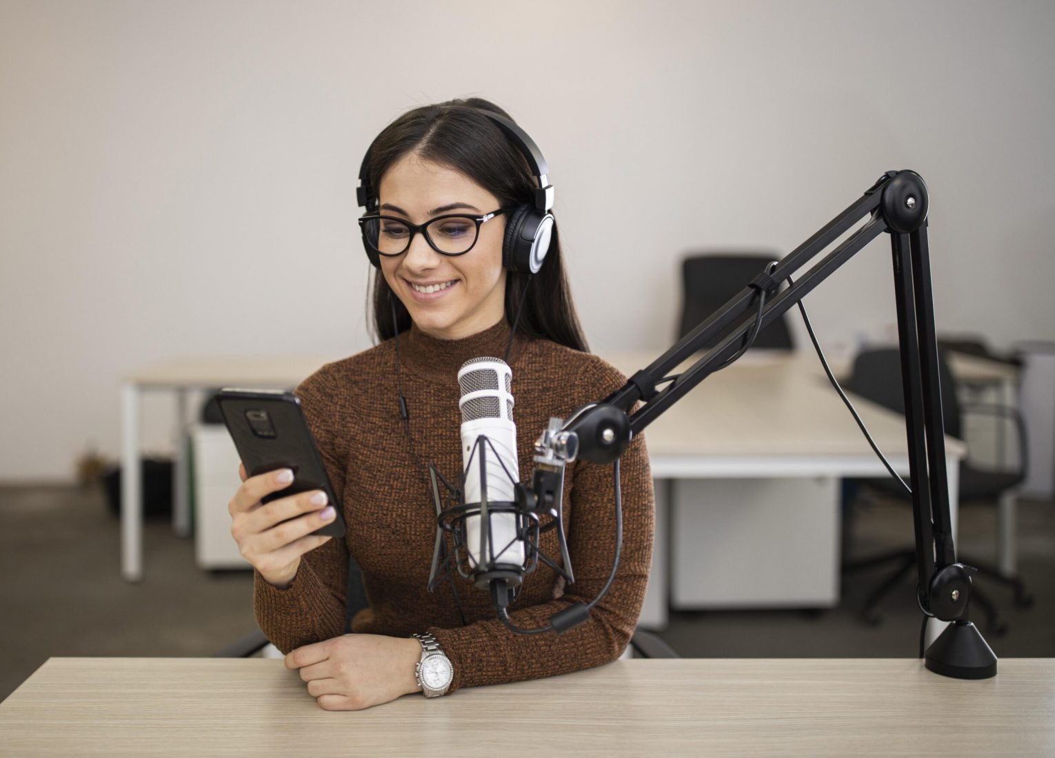 smiley-woman-doing-radio-show